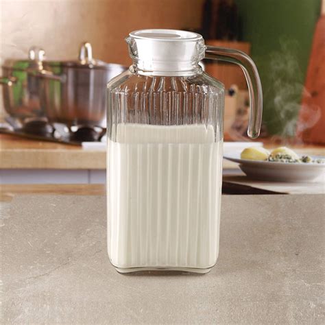 milk pitcher with lid